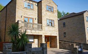 House Of Kaima - 6 Bed Detached