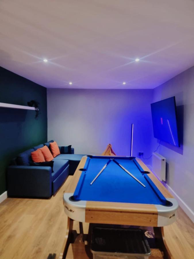 House Of Kaima - 6 Bed Detached Villa Dewsbury Exterior photo