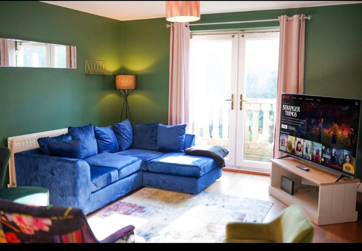 House Of Kaima - 6 Bed Detached Villa Dewsbury Exterior photo